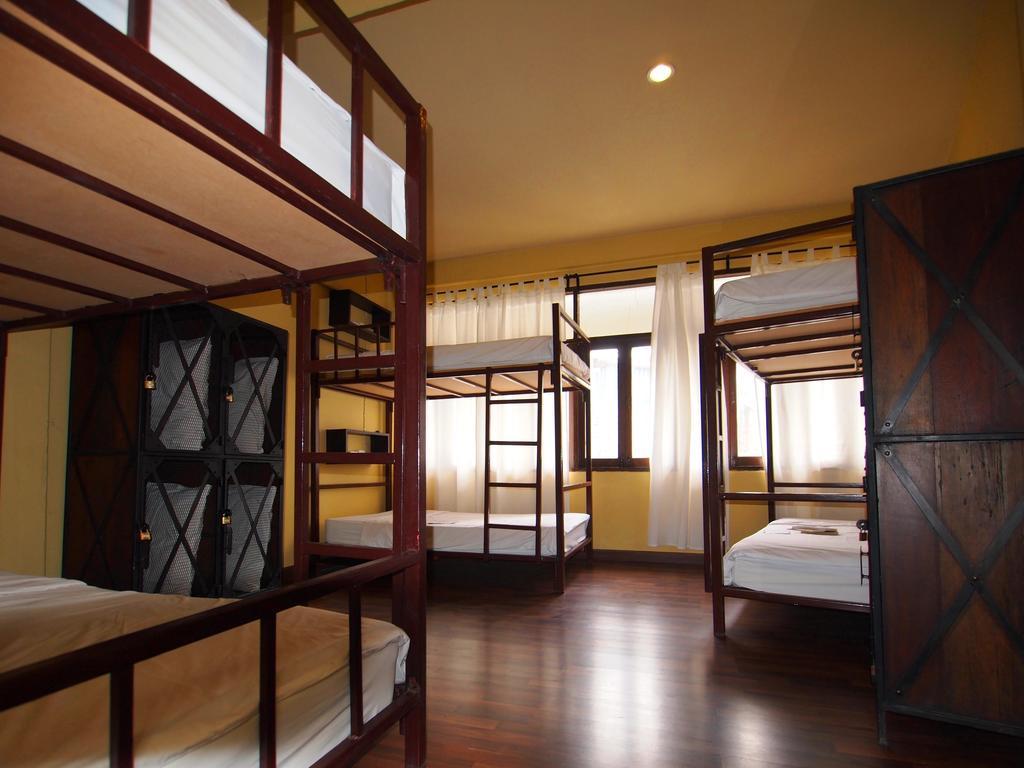 Niras Bankoc Hostel Банкок Екстериор снимка