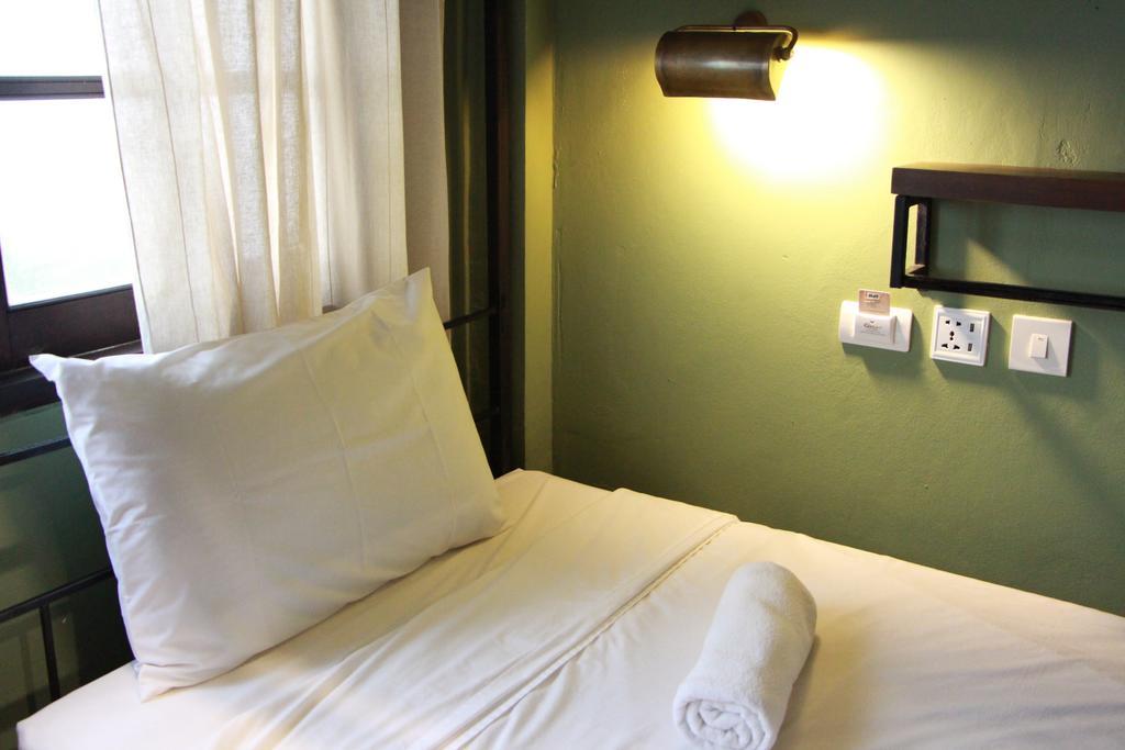 Niras Bankoc Hostel Банкок Екстериор снимка