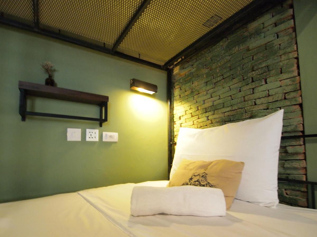 Niras Bankoc Hostel Банкок Екстериор снимка