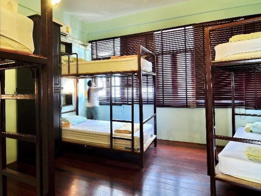 Niras Bankoc Hostel Банкок Екстериор снимка
